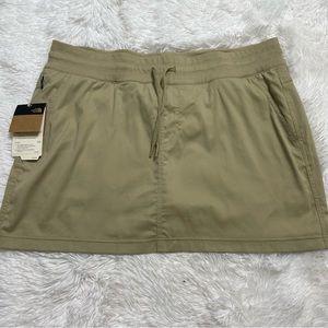New The North Face W Aphrodite Tennis Skort Size M Twill Beige